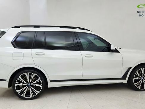 Used 2024 BMW X7 xDrive40i w/ M Sport Package AWD/4WD image 6