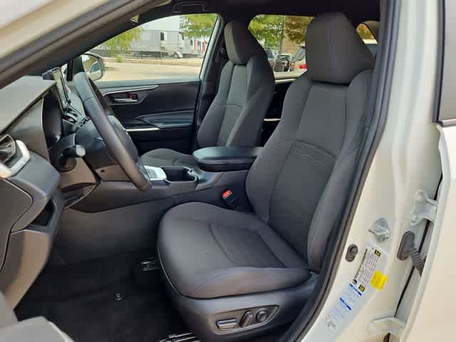 Used 2022 Toyota RAV4 SE AWD/4WD image 14