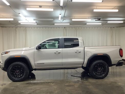 New 2026 GMC Canyon Elevation w/ Convenience Package image 10