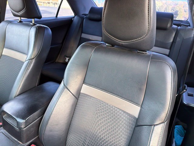 Used 2014 Toyota Camry SE FWD image 25
