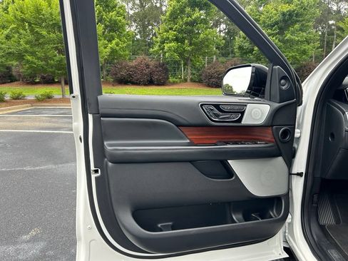 Used 2020 Lincoln Navigator Reserve w/ Luxury Package AWD/4WD image 65
