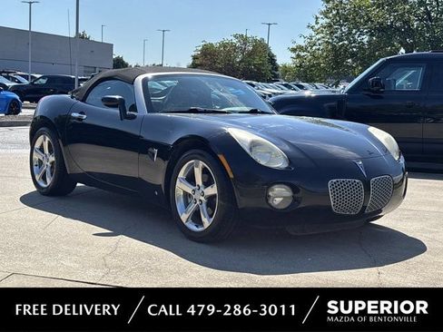 Used 2006 Pontiac Solstice Convertible w/ Premium Package RWD image 1