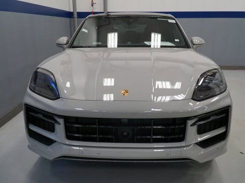 Used 2026 Porsche Cayenne GTS AWD/4WD image 13