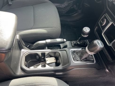 Certified 2018 Jeep Wrangler Sport AWD/4WD image 45