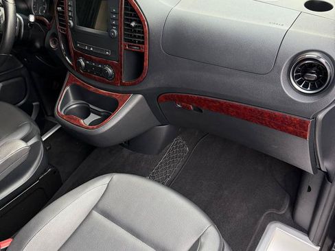 Used 2021 Mercedes-Benz Metris Passenger image 40