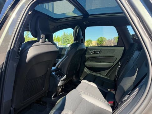 Used 2018 Volvo XC60 T5 Inscription w/ Luxury Seat Package AWD/4WD image 20