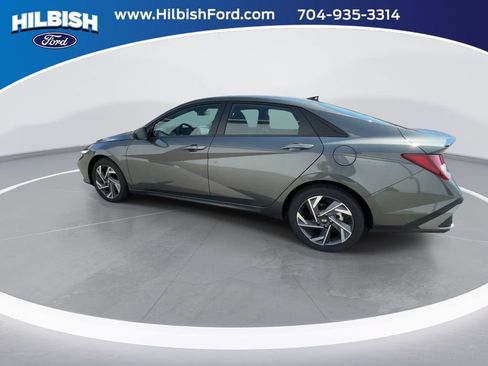 Used 2025 Hyundai Elantra Sport FWD image 5
