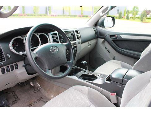 Used 2005 Toyota 4Runner Sport AWD/4WD image 9