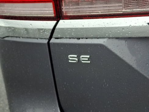 Used 2024 Volkswagen Atlas SE FWD image 31