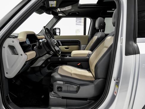 Used 2022 Land Rover Defender 90 X-Dynamic S image 6