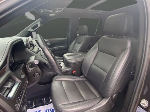 Used 2021 Chevrolet Tahoe LT w/ LT Signature Package AWD/4WD image 9