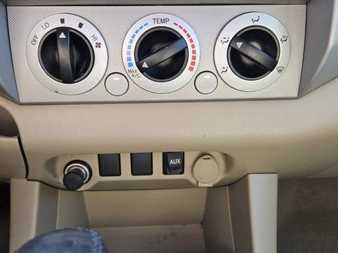 Used 2011 Toyota Tacoma PreRunner w/ SR5 Pkg #2 image 10