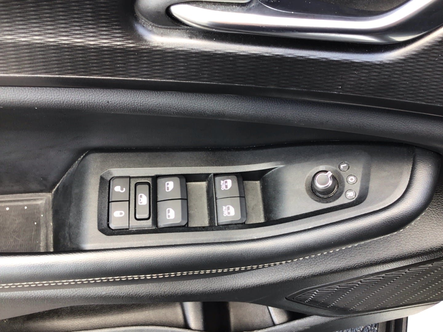 Certified 2024 Jeep Grand Cherokee Altitude AWD/4WD image 10