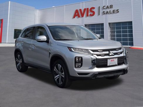 Used 2025 Mitsubishi Outlander Sport SE AWD/4WD image 3