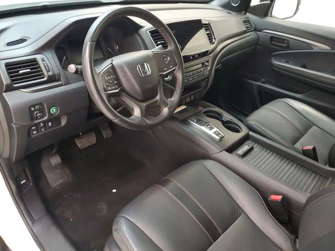 Used 2022 Honda Passport TrailSport image 2