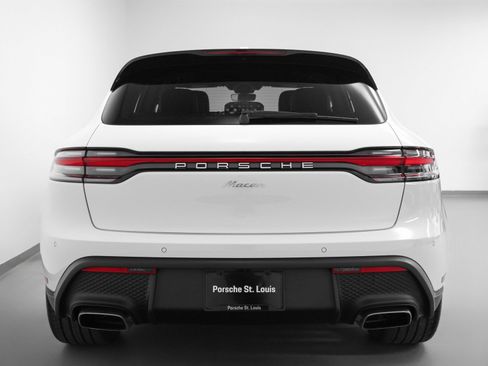 Certified 2026 Porsche Macan AWD/4WD image 11