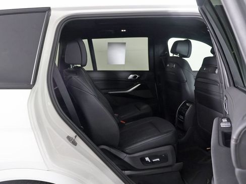 Used 2024 BMW X7 xDrive40i w/ M Sport Package AWD/4WD image 34