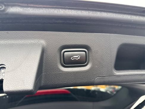 Used 2020 Hyundai Santa Fe Limited image 23