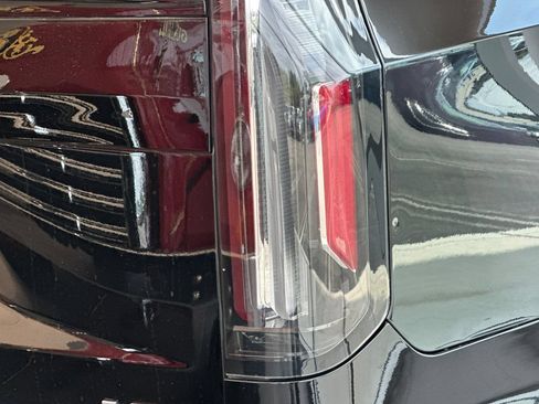 Certified 2024 Cadillac Escalade ESV V w/ LPO, ONYX Package AWD/4WD image 46