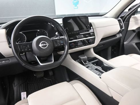 Used 2025 Nissan Pathfinder SL FWD image 16