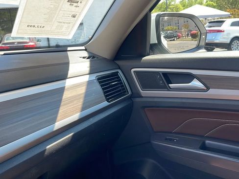 Used 2021 Volkswagen Atlas SEL image 24