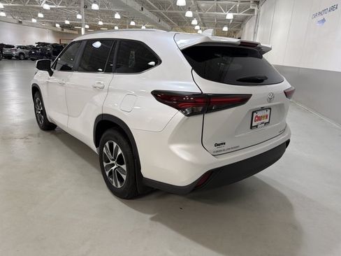 Used 2026 Toyota Highlander XLE AWD/4WD image 6