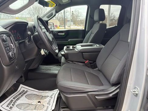 Used 2020 Chevrolet Silverado 1500 Custom w/ Custom Value Package image 17