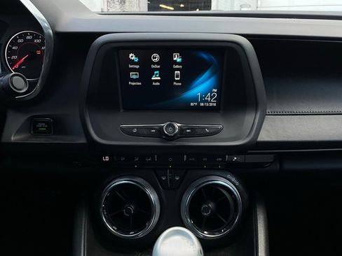 Used 2017 Chevrolet Camaro LT image 19