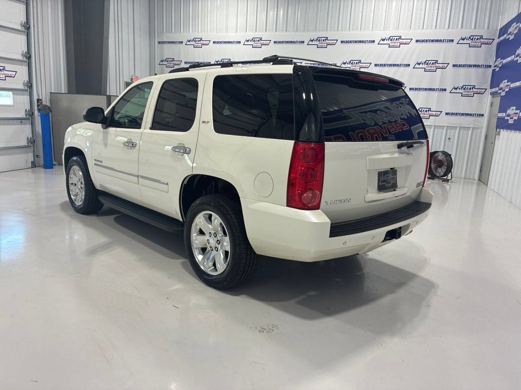 Used 2014 GMC Yukon SLT w/ SLT Chrome Package AWD/4WD image 4