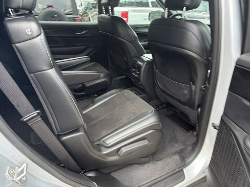 Used 2025 Jeep Grand Cherokee L Altitude AWD/4WD image 21