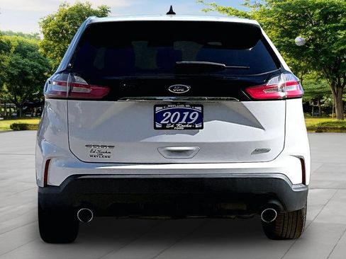 Certified 2019 Ford Edge SE FWD image 4