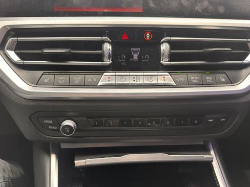 Used 2019 BMW 330i xDrive Sedan w/ Convenience Package AWD/4WD image 21