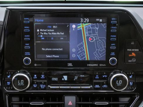 Used 2020 Toyota Highlander Limited FWD image 18