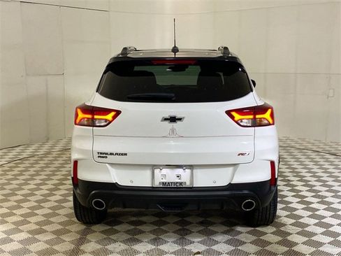Used 2023 Chevrolet TrailBlazer RS w/ Sun and Liftgate Package image 18
