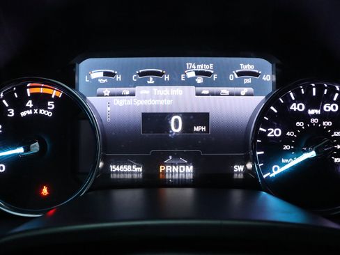 Used 2022 Ford F350 Platinum image 10