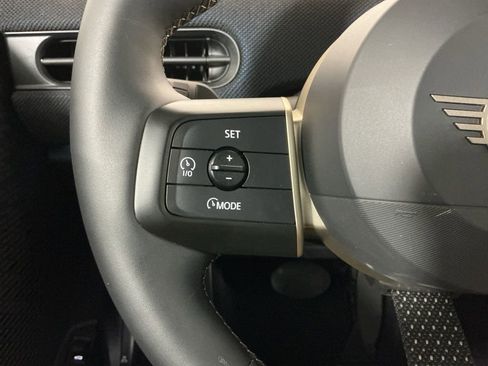 Certified 2025 MINI Cooper 2-Door Hardtop image 15