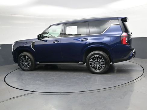 Used 2025 Nissan Armada SL AWD/4WD image 6