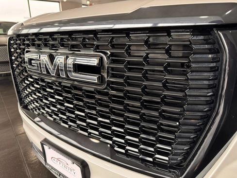 Used 2023 GMC Yukon Denali Ultimate AWD/4WD image 53