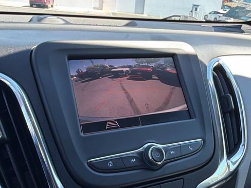 Used 2023 Chevrolet Equinox LS w/ LS Convenience Package AWD/4WD image 16