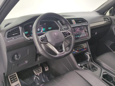 Used 2022 Volkswagen Tiguan SE R-Line FWD image 4