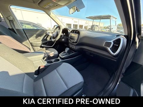 Certified 2022 Kia Soul LX FWD image 13