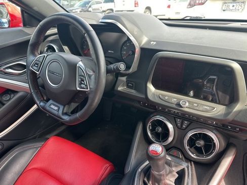 Used 2016 Chevrolet Camaro SS image 13