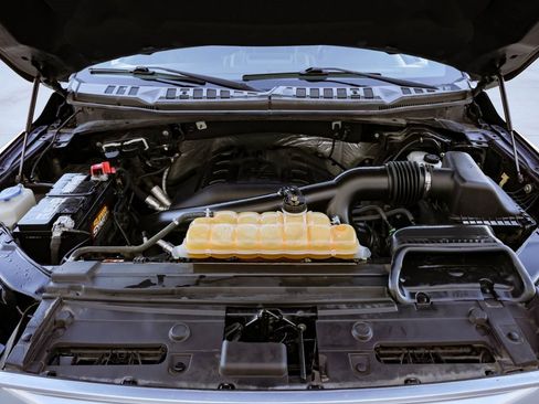 Used 2016 Ford F150 Platinum w/ Equipment Group 701A Luxury image 18