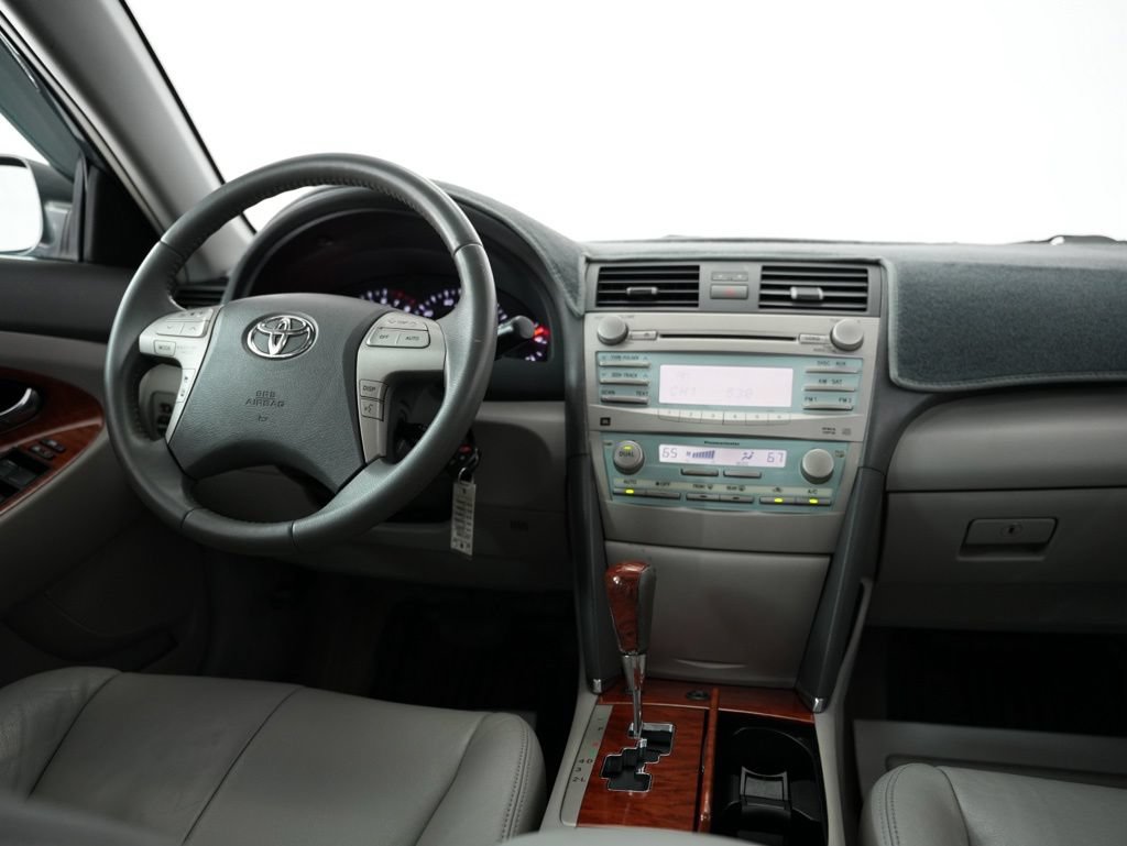 Used 2009 Toyota Camry SE FWD image 10