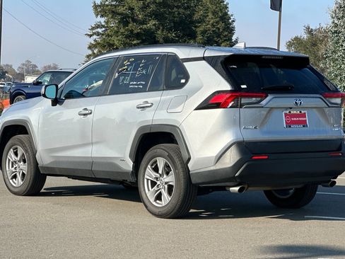 Used 2024 Toyota RAV4 XLE image 6