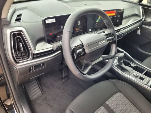 New 2026 Kia Sorento LX FWD image 9