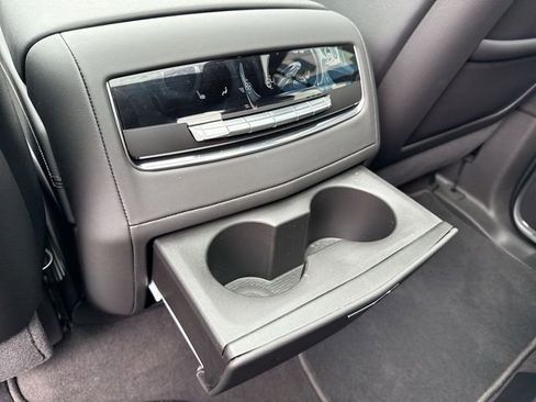 Used 2025 Cadillac Escalade Premium Luxury image 12