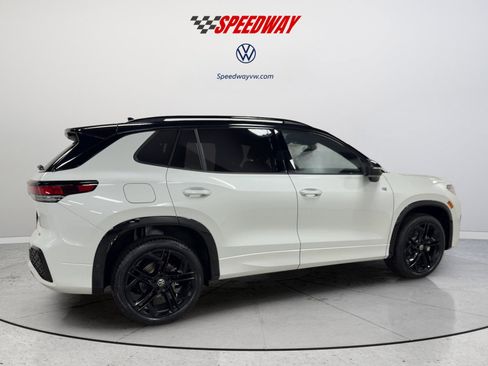 New 2026 Volkswagen Tiguan SE R-Line AWD/4WD image 5