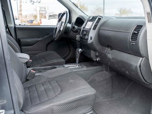 Used 2019 Nissan Frontier PRO-4X image 12