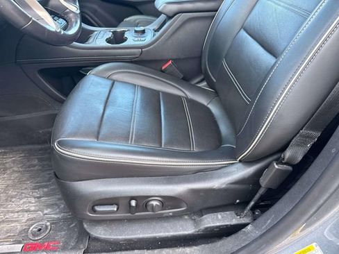 Used 2021 GMC Acadia Denali w/ Denali Technology Package image 22